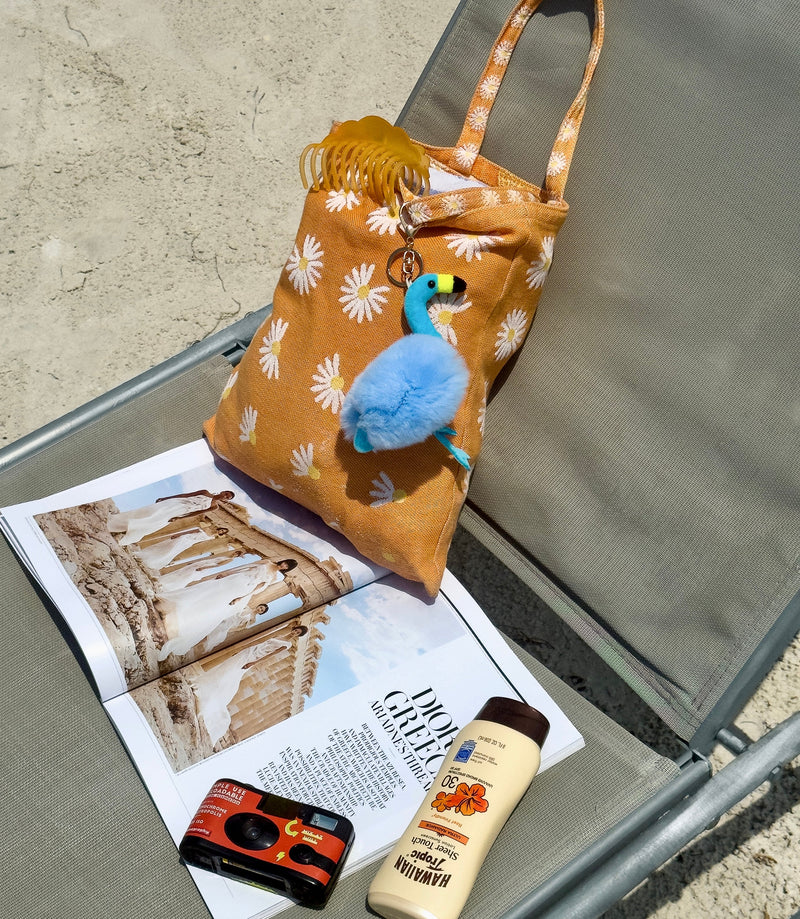 Inspired by the vibrant and carefree spirit of Florida, our brand offers more than just accessories—we provide a lifestyle of adventure, joy, and laid-back luxury. Whether you're enjoying a beach day or heading out for a night on the town, Furmingos brings a splash of sunshine and a dash of style to every moment.